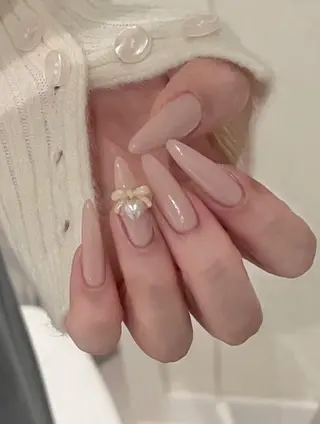 カラー AIN Nailのネイルデザイン