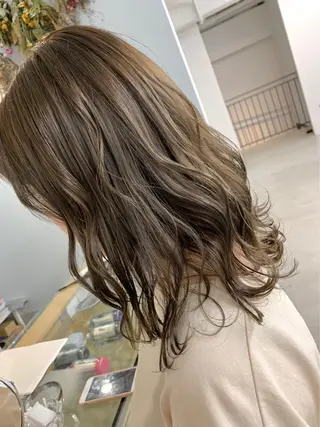 ミディアム カラー leben serikaのヘアスタイル