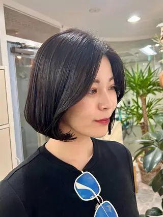 ショート カラー コバヤシ リョウのヘアスタイル