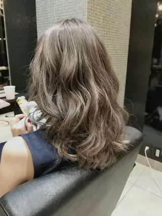 セミロング カラー bathair  所属・bathair 持田侑祐のヘアスタイル