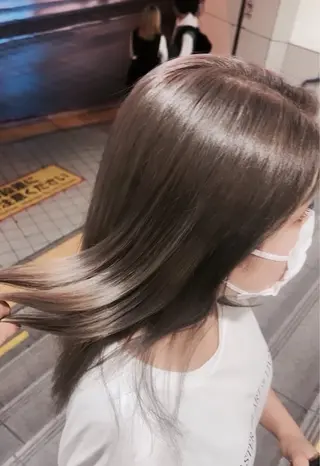 セミロング 【ブロンド】【ベージ ュ系】TAKUMAのヘアスタイル