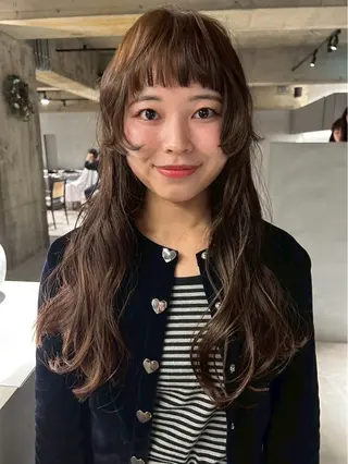 ロング 纐纈 釉羽のヘアスタイル