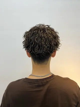 ショート パーマ メンズ 逢坂 智也のヘアスタイル