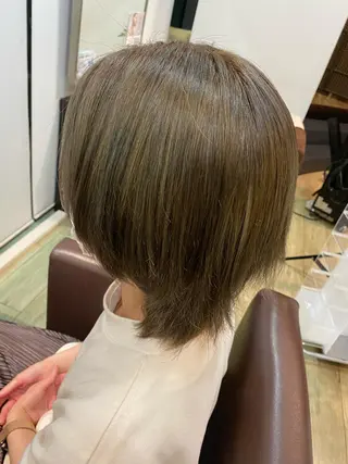 ミディアム カラー 小宮 真理奈のヘアスタイル