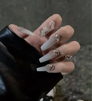 ネイル R salonのネイルデザイン