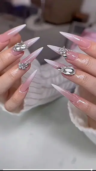 ネイル YURI NAILのネイルデザイン