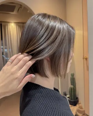 カラー ハイトーン／暖色 👩🏼HONOKAのヘアスタイル
