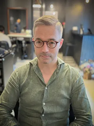 メンズ イケオジヘア海外ヘア カットモデル募集のヘアスタイル