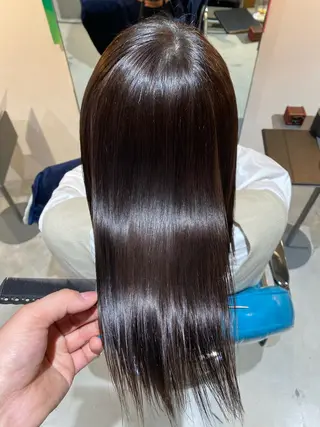 セミロング 必ず笑顔で帰っていた だきます！安田祐貴のヘアスタイル