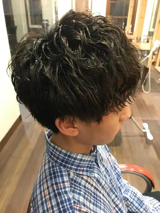 ショート パーマ メンズ 西川 佑樹のヘアスタイル