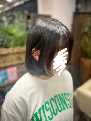 ミディアム assemblage 江川羽南のヘアスタイル