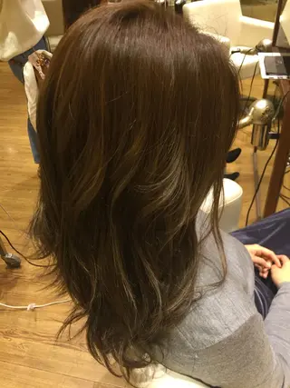 ロング 乾かすだけで艶髪酸性 ストレート髙橋悠耶のヘアスタイル