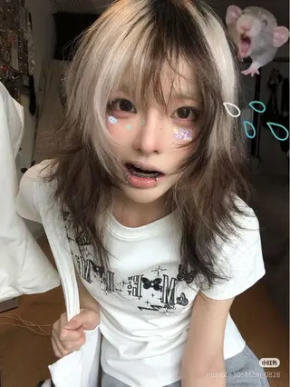 カラー 柔らかベージュ系/ ハッシュカット/セナのヘアスタイル
