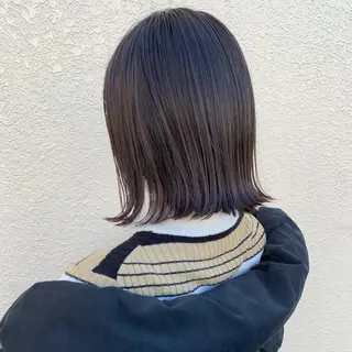 ミディアム カラー iLi 《イリ》のヘアスタイル
