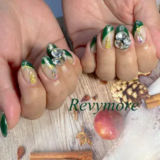 ミディアム ネイル nail salon Revymoreのネイルデザイン