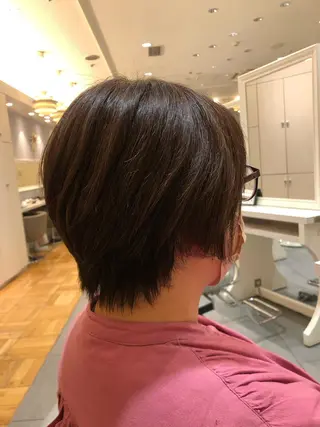 ショート カラー 阪上 沙織のヘアスタイル