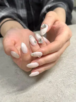 ネイル ネイルルーム チャームのネイルデザイン