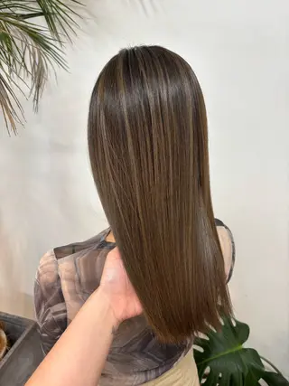 セミロング 心斎橋/海外レイヤー 募集中三好玲奈のヘアスタイル