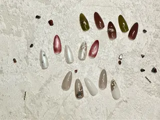 ミディアム Bonheur 【ボヌール】のネイルデザイン