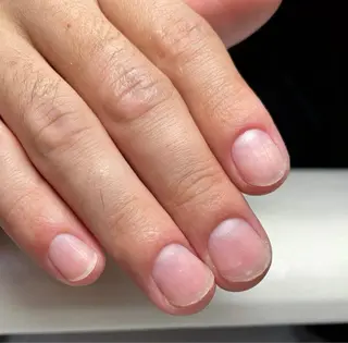 ネイル ヒグチ ユリエのネイルデザイン