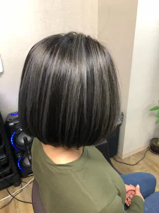 ミディアム カラー 池田 景子のヘアスタイル