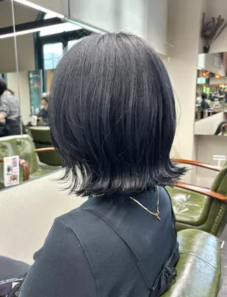 ミディアム カラー 岡村 莉穂のヘアスタイル