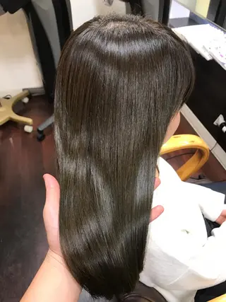 セミロング 前之園 ひかるのヘアスタイル