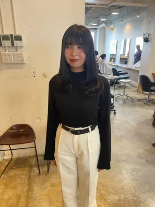 ロング カラー MIOベージュカラー 柔らかいカラーのヘアスタイル