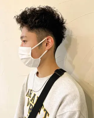 ショート カラー パーマ メンズ 樋野 亮のヘアスタイル