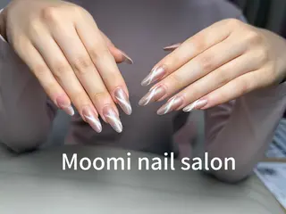 セミロング Moomi nail salonのネイルデザイン