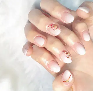 ネイル 田中 愛未のネイルデザイン