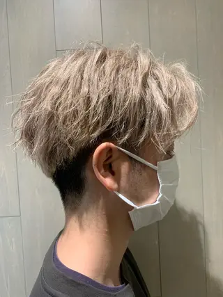 ショート カラー メンズ 糟谷 慈英のヘアスタイル