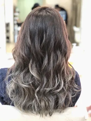 セミロング カラー 海外レイヤー/ 梅田美容室のヘアスタイル