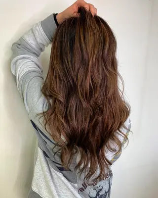 ロング 鶴﨑 美優亜のヘアスタイル