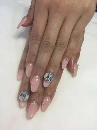 ネイル 💎🐰 saki. m 🐰💎のネイルデザイン