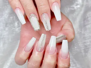 ネイル 🦋 Queenieのネイルデザイン