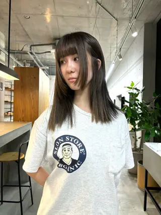 ロング 葉 /レイヤーカットのヘアスタイル