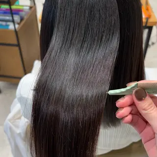 ミディアム パーマ 垢抜け小顔レイヤー オリーブ/スミレのヘアスタイル