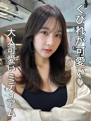 セミロング カラー 興津/韓国レイヤー ダブルカラー美髪縮毛のヘアスタイル