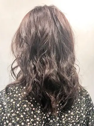 ミディアム カラー 江畑 匠 新宿三丁目 徒歩30秒⭐️のヘアスタイル