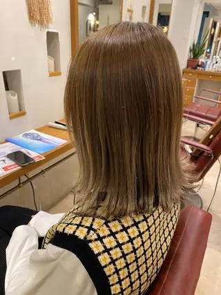 ミディアム 安澤 彩奈のヘアスタイル