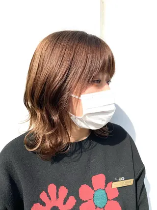 ミディアム カラー 具志 真理子のヘアスタイル
