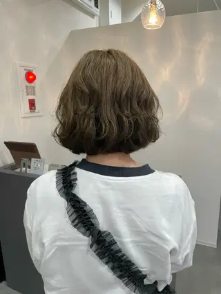 ショート カラー uru"所属・uru" すずきさゆりのヘアスタイル