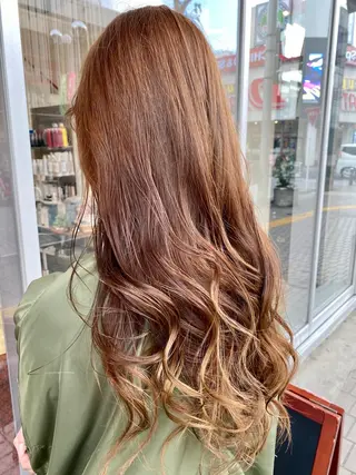 ロング カラー デザインカラー✨新倉 佑奈のヘアスタイル