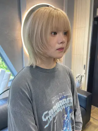 ミディアム カラー TATSUブリーチ/ ミルクティーベージュのヘアスタイル