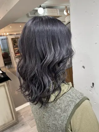 ミディアム カラー カラーが上手い 辻悠月のヘアスタイル