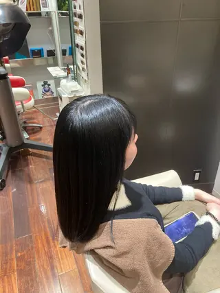ミディアム 成沢 モニカのヘアスタイル