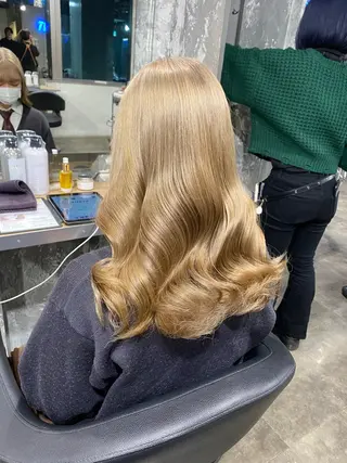 セミロング カラー エフェクトブリーチ 🌟前澤啓太朗のヘアスタイル
