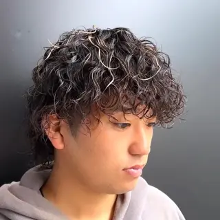ショート カラー パーマ メンズ 柏メンズカットパーマ NO.1タイチのヘアスタイル