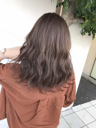セミロング カラー 具志 正太のヘアスタイル
